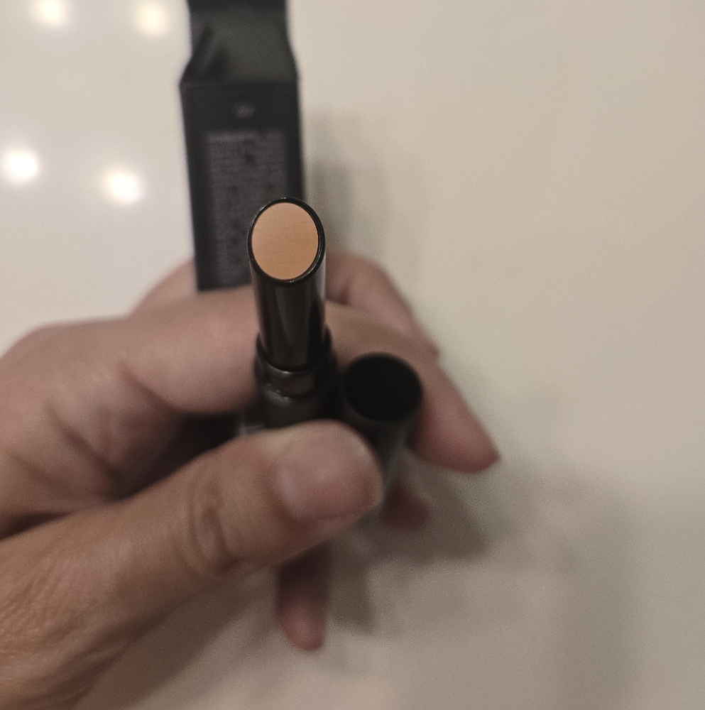 SURRAT CONCEALER SHADE 07 New In Box